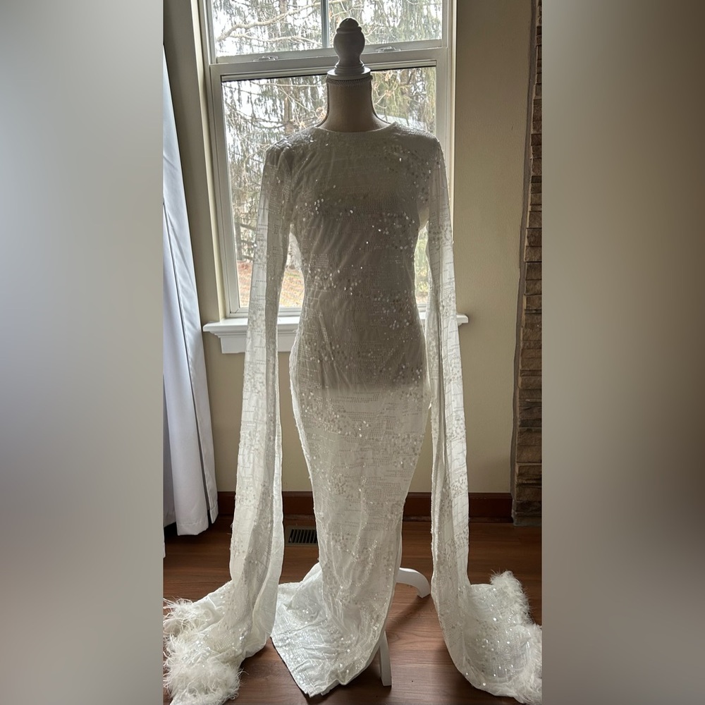Fashion Nova Luxe Viviane Velvet Gown-White-Size Large NWT🤍🔥 - Picture 6 of 7
